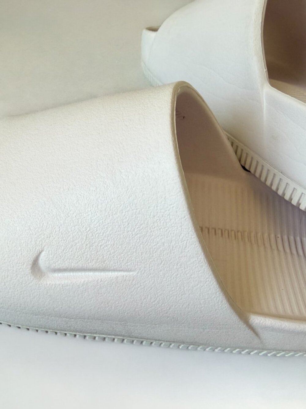 Nike Calm Slides White Women's Size 6 Like New Comfort Sandals.  (GT)